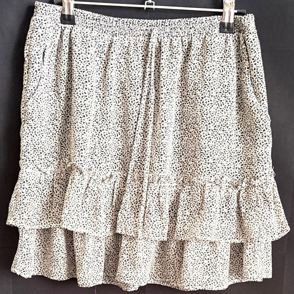 Sienna Sky Black White Animal Print Tiered Ruffle Mini Skirt Pockets Medium‎